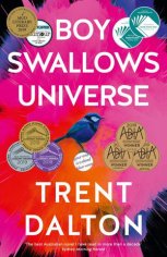 Recensione: Ragazzo divora universo di Trent Dalton – con i libri in  paradiso